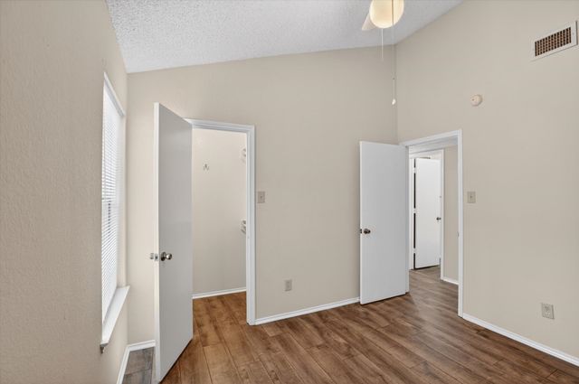 5009 Stage West Drive, Arlington, TX 76017