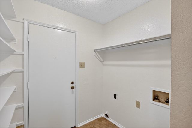 5009 Stage West Drive, Arlington, TX 76017