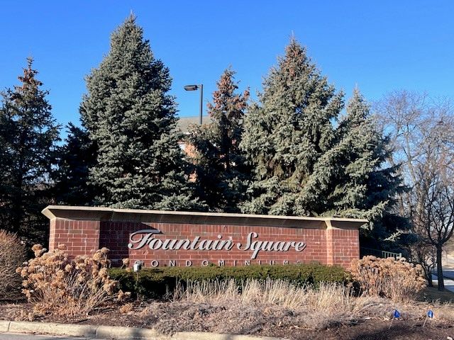 875 E 22nd Street 114, Lombard, IL 60148