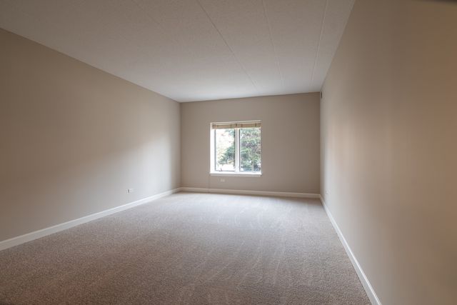 875 E 22nd Street 114, Lombard, IL 60148