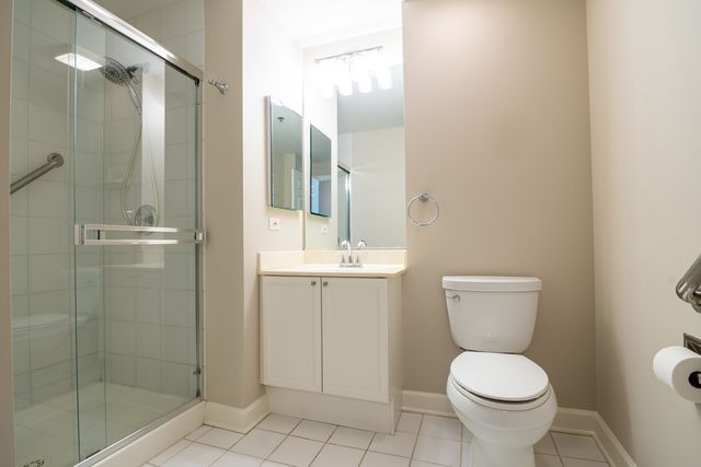 875 E 22nd Street 114, Lombard, IL 60148