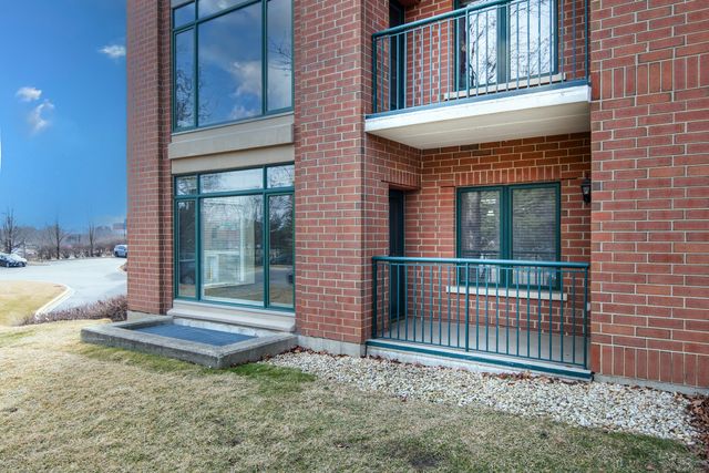 875 E 22nd Street 114, Lombard, IL 60148