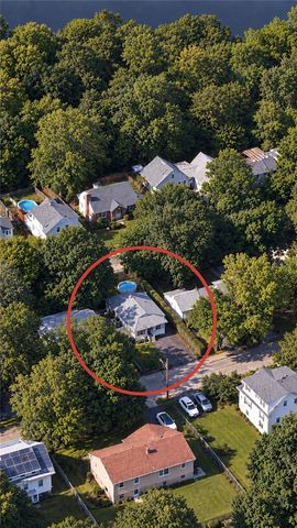 152 Foote Street, Barrington, RI 02806