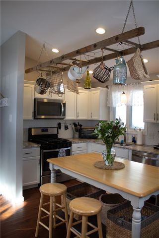 152 Foote Street, Barrington, RI 02806