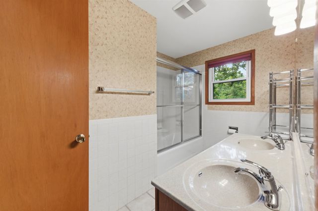 411 N Armour Ave, Wichita, KS 67206