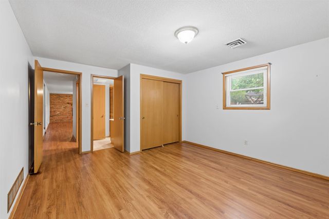 411 N Armour Ave, Wichita, KS 67206