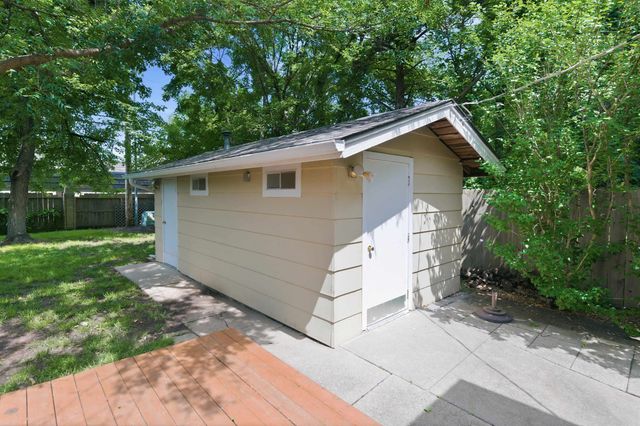 411 N Armour Ave, Wichita, KS 67206