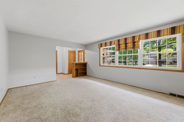 411 N Armour Ave, Wichita, KS 67206