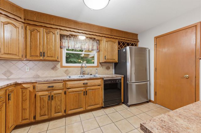 411 N Armour Ave, Wichita, KS 67206