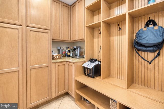 12 STEEPLECHASE DR, Blackwood, NJ 08012