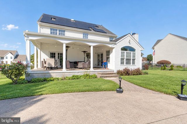 12 STEEPLECHASE DR, Blackwood, NJ 08012