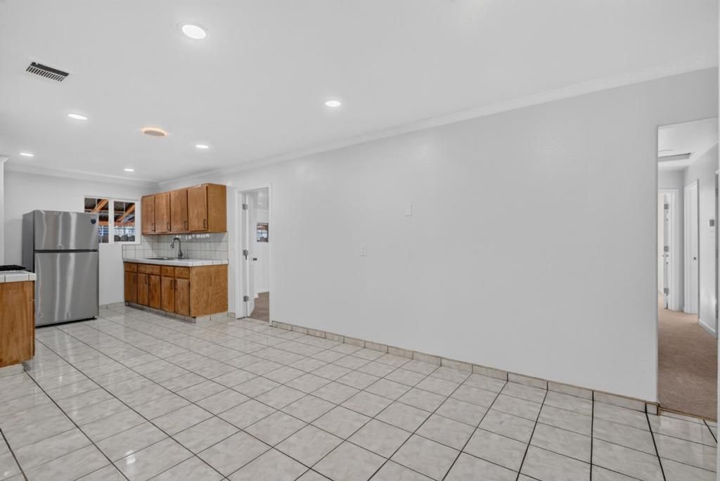 Image 15 of property listing at 2446 Van Winkle Lane, San Jose, CA 95116