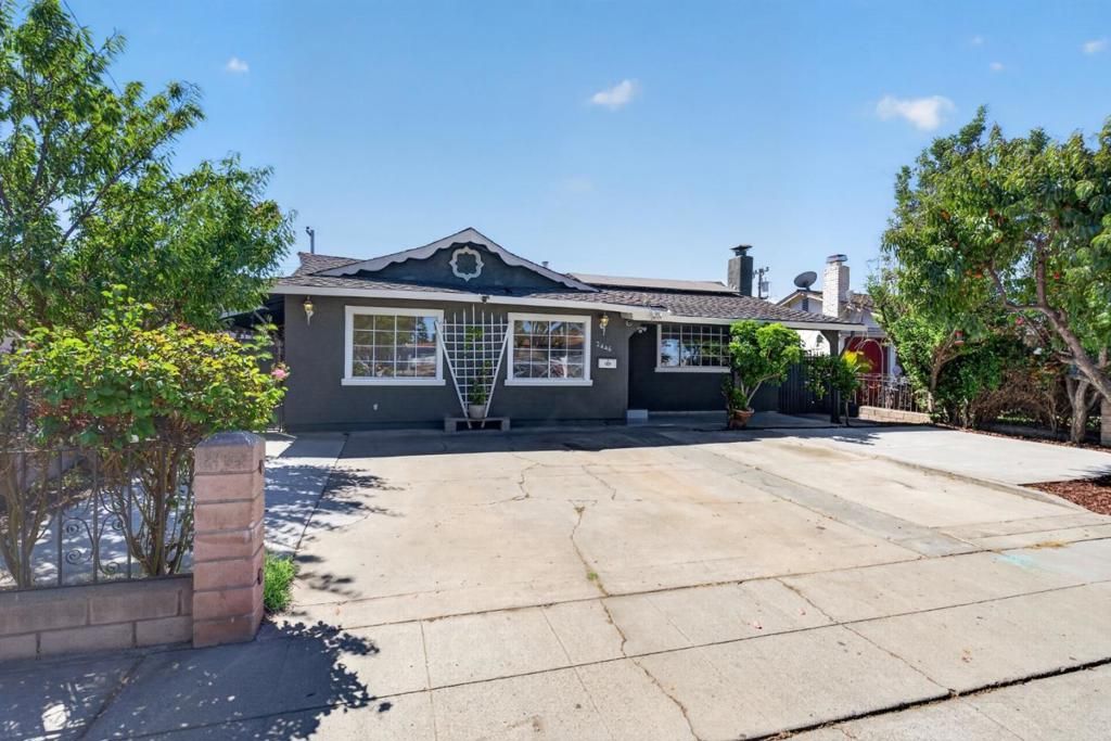 Image 5 of property listing at 2446 Van Winkle Lane, San Jose, CA 95116