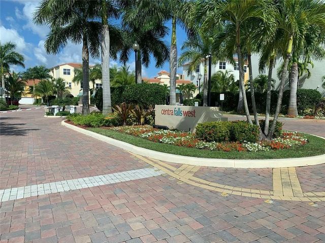 1746 NW 124th Way, Pembroke Pines, FL 33028