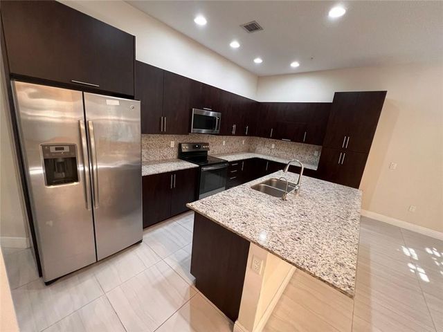 1746 NW 124th Way, Pembroke Pines, FL 33028