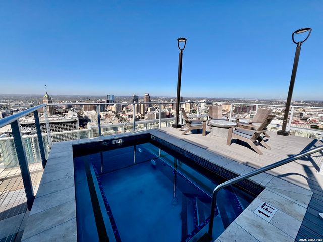 610 E Market St Unit 2812, San Antonio, TX 78205
