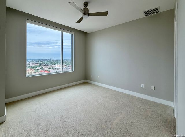 610 E Market St Unit 2812, San Antonio, TX 78205