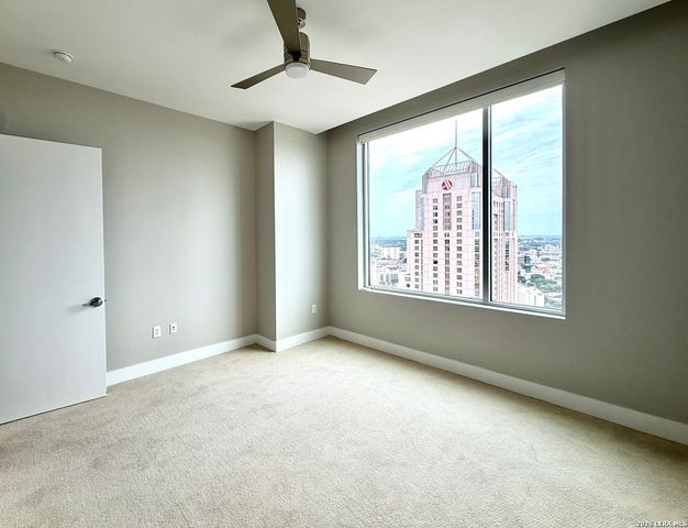 610 E Market St Unit 2812, San Antonio, TX 78205