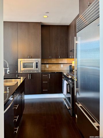610 E Market St Unit 2812, San Antonio, TX 78205