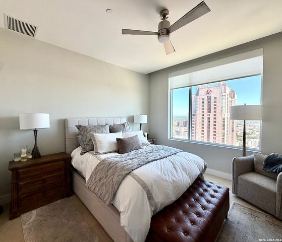 610 E Market St Unit 2812, San Antonio, TX 78205