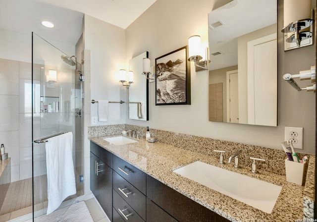 610 E Market St Unit 2812, San Antonio, TX 78205