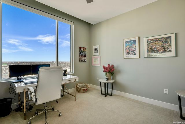 610 E Market St Unit 2812, San Antonio, TX 78205