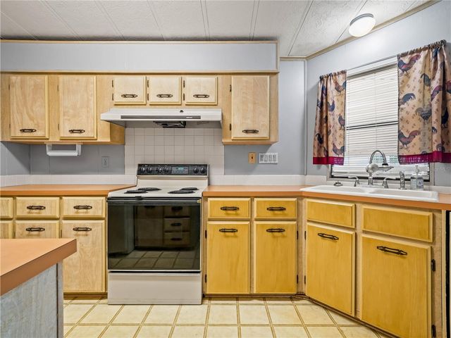 134 LAKE HAZEL DRIVE, Winter Haven, FL 33884