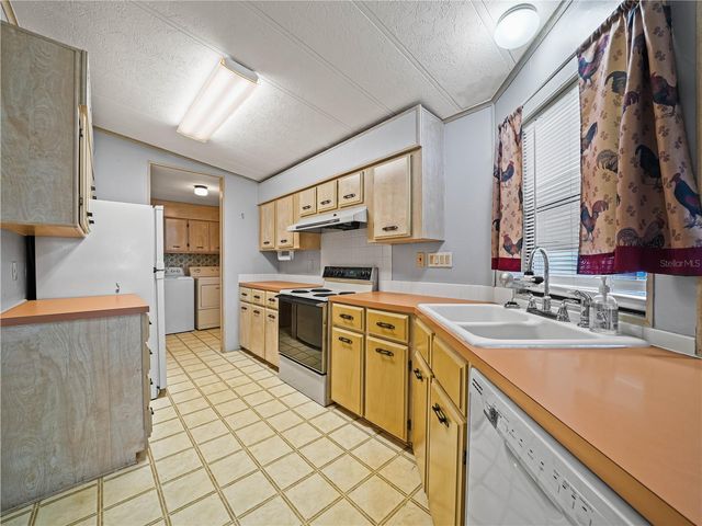 134 LAKE HAZEL DRIVE, Winter Haven, FL 33884