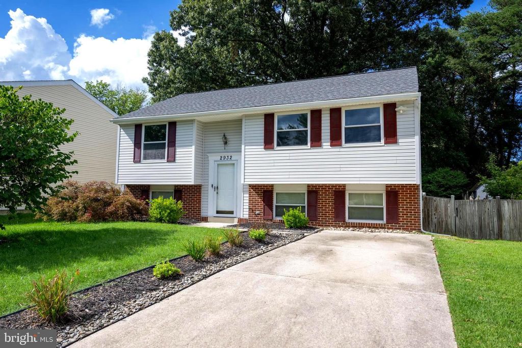 2932 CRYSTAL PALACE LN, Pasadena, MD 21122