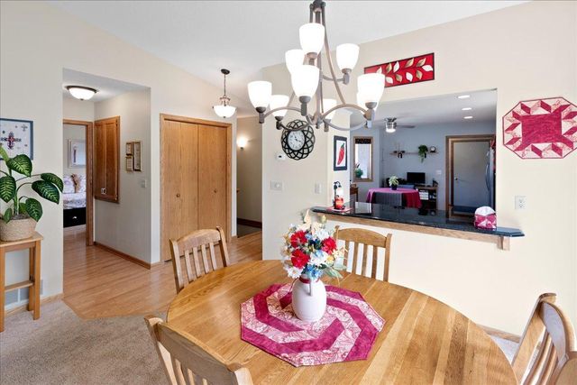 2084 Vierling Drive E, Shakopee, MN 55379