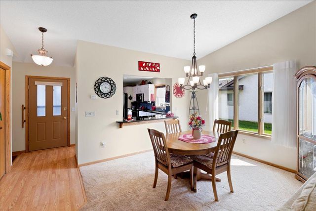 2084 Vierling Drive E, Shakopee, MN 55379