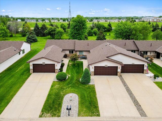 2084 Vierling Drive E, Shakopee, MN 55379