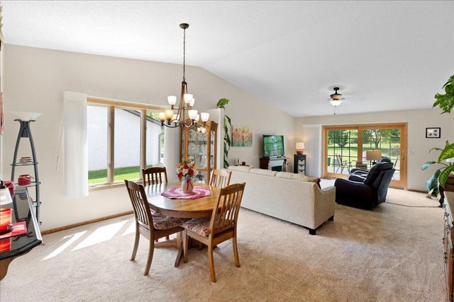 2084 Vierling Drive E, Shakopee, MN 55379