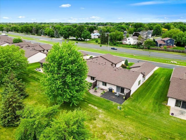 2084 Vierling Drive E, Shakopee, MN 55379