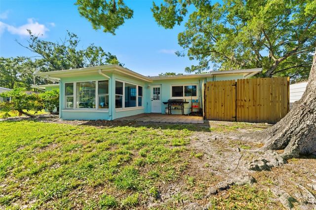 910 LINWOOD TERRACE, Lutz, FL 33549