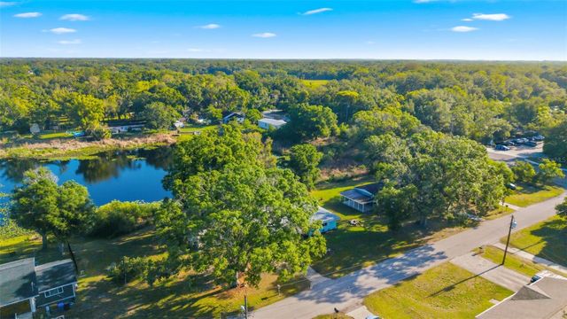 910 LINWOOD TERRACE, Lutz, FL 33549