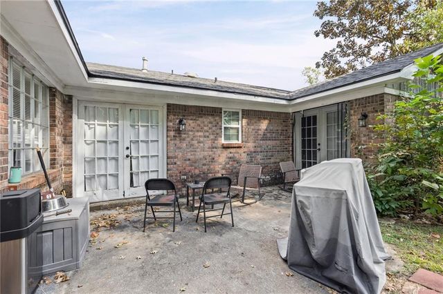 2270 Christopher Drive E, Mobile, AL 36609