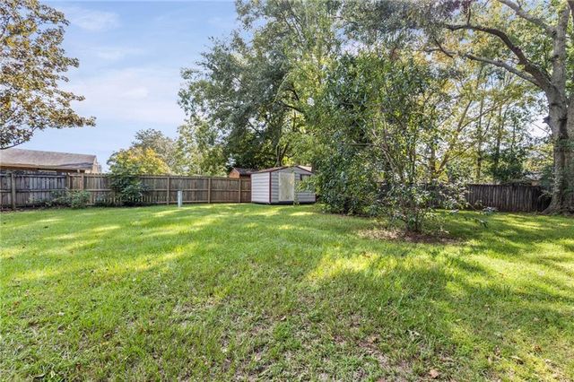 2270 Christopher Drive E, Mobile, AL 36609