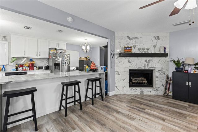 2270 Christopher Drive E, Mobile, AL 36609