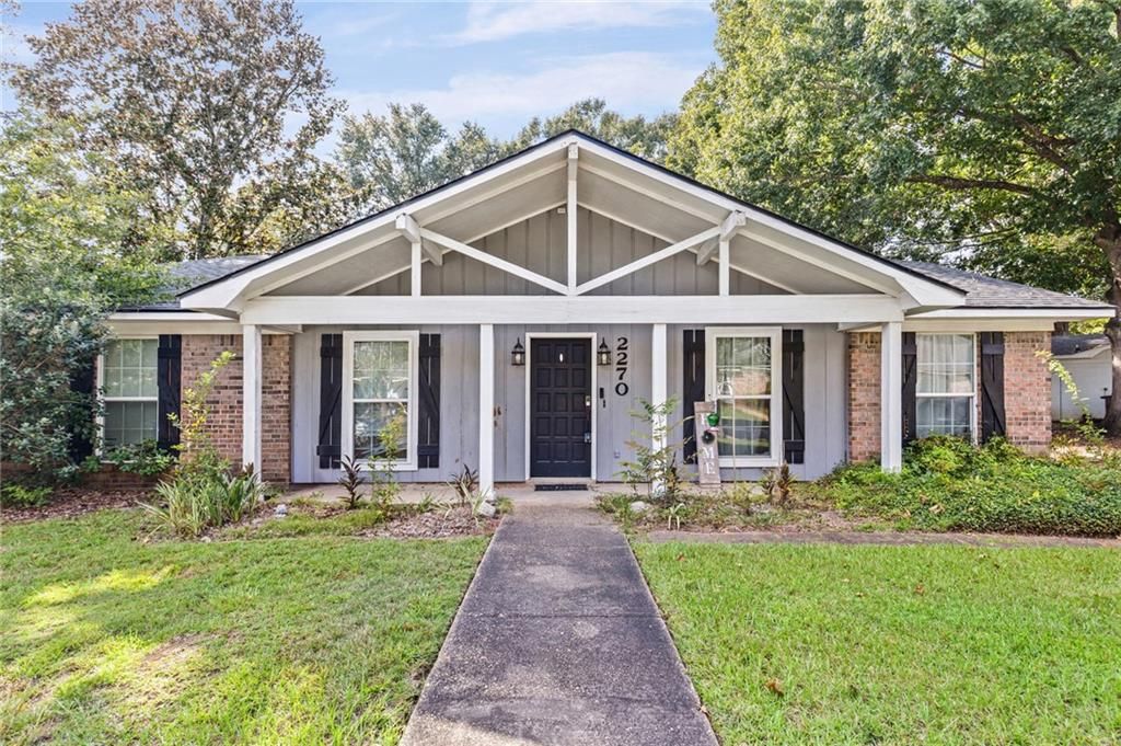 2270 Christopher Drive E, Mobile, AL 36609