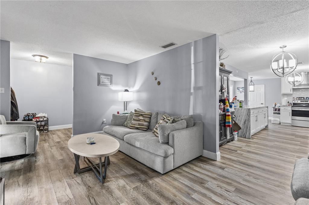 2270 Christopher Drive E, Mobile, AL 36609 — photo 5