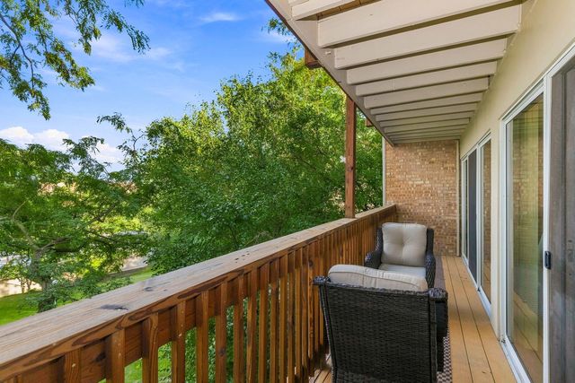 5803 Oakwood Drive 2D, Lisle, IL 60532