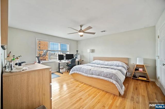 9 Legend Hills Drive, Edgewater, NJ 07020