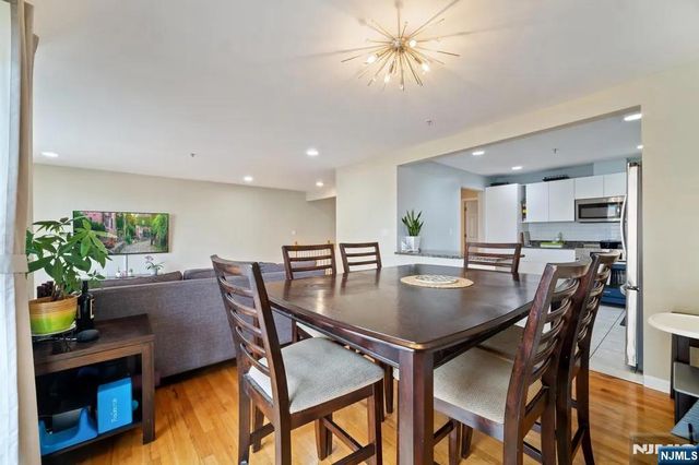 9 Legend Hills Drive, Edgewater, NJ 07020