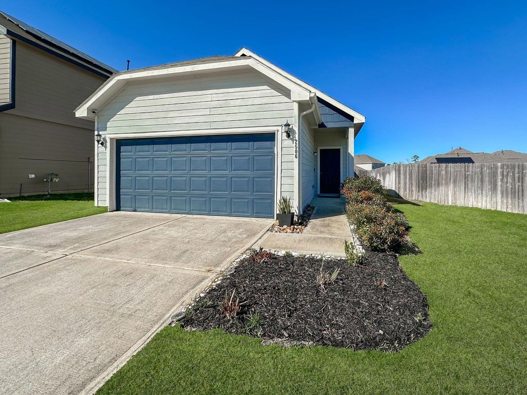 2506 Moapa Drive, Conroe, TX 77384