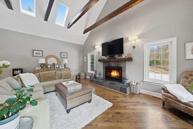 10050 W 127th Street, Palos Park, IL 60464