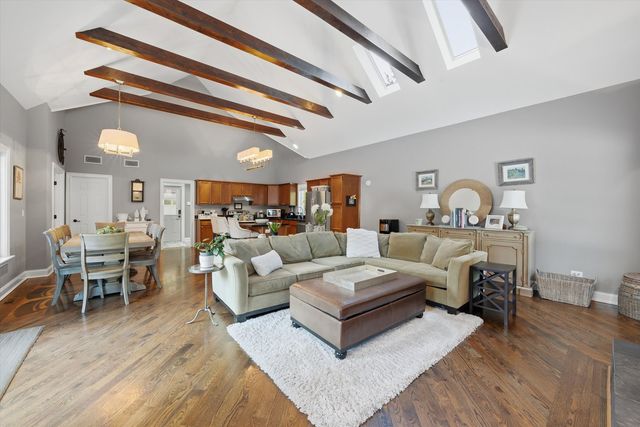 10050 W 127th Street, Palos Park, IL 60464