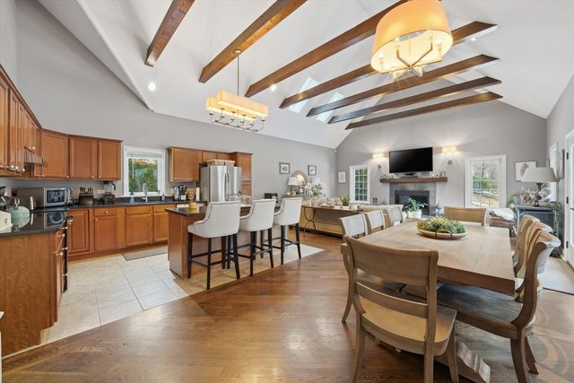 10050 W 127th Street, Palos Park, IL 60464