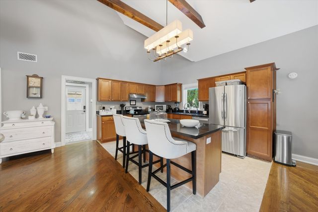 10050 W 127th Street, Palos Park, IL 60464