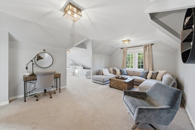 10050 W 127th Street, Palos Park, IL 60464